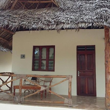 Emma Bay Beach House Michamvi Екстериор снимка