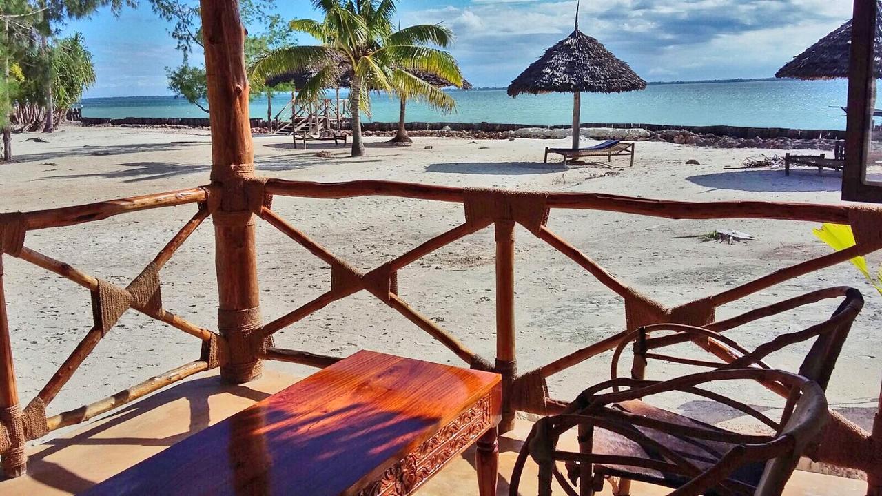 Emma Bay Beach House Michamvi Екстериор снимка