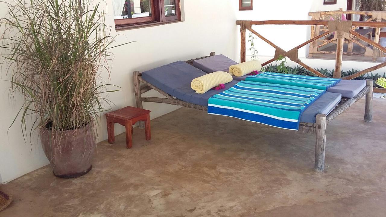Emma Bay Beach House Michamvi Екстериор снимка