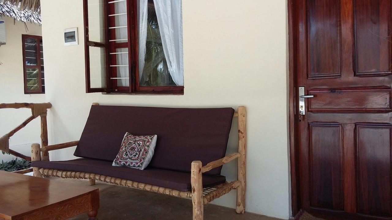 Emma Bay Beach House Michamvi Екстериор снимка