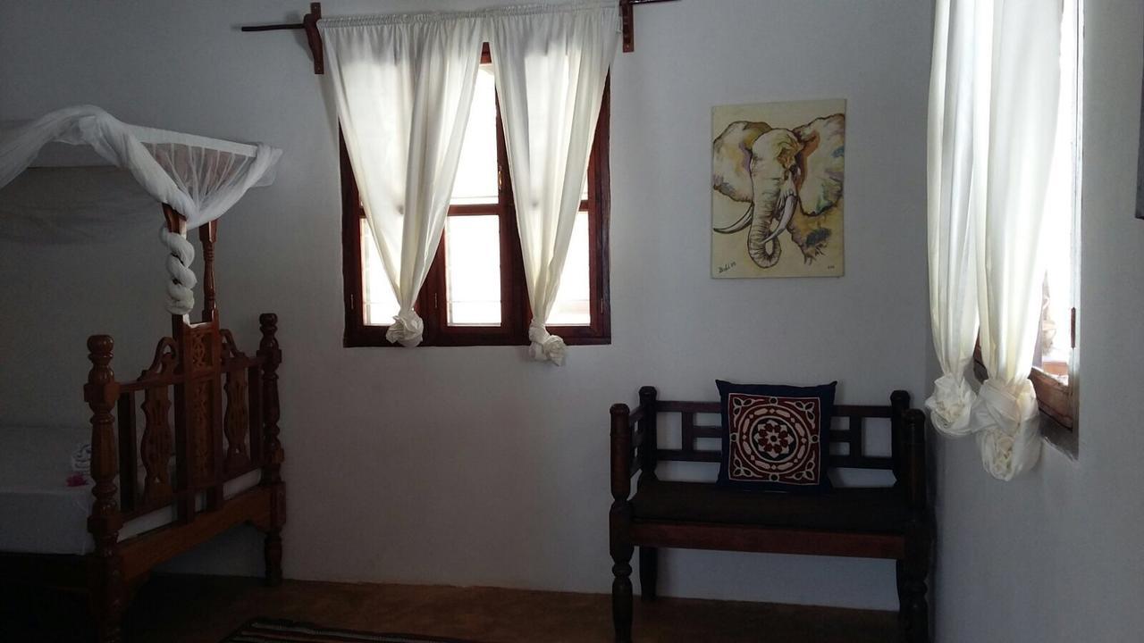 Emma Bay Beach House Michamvi Екстериор снимка